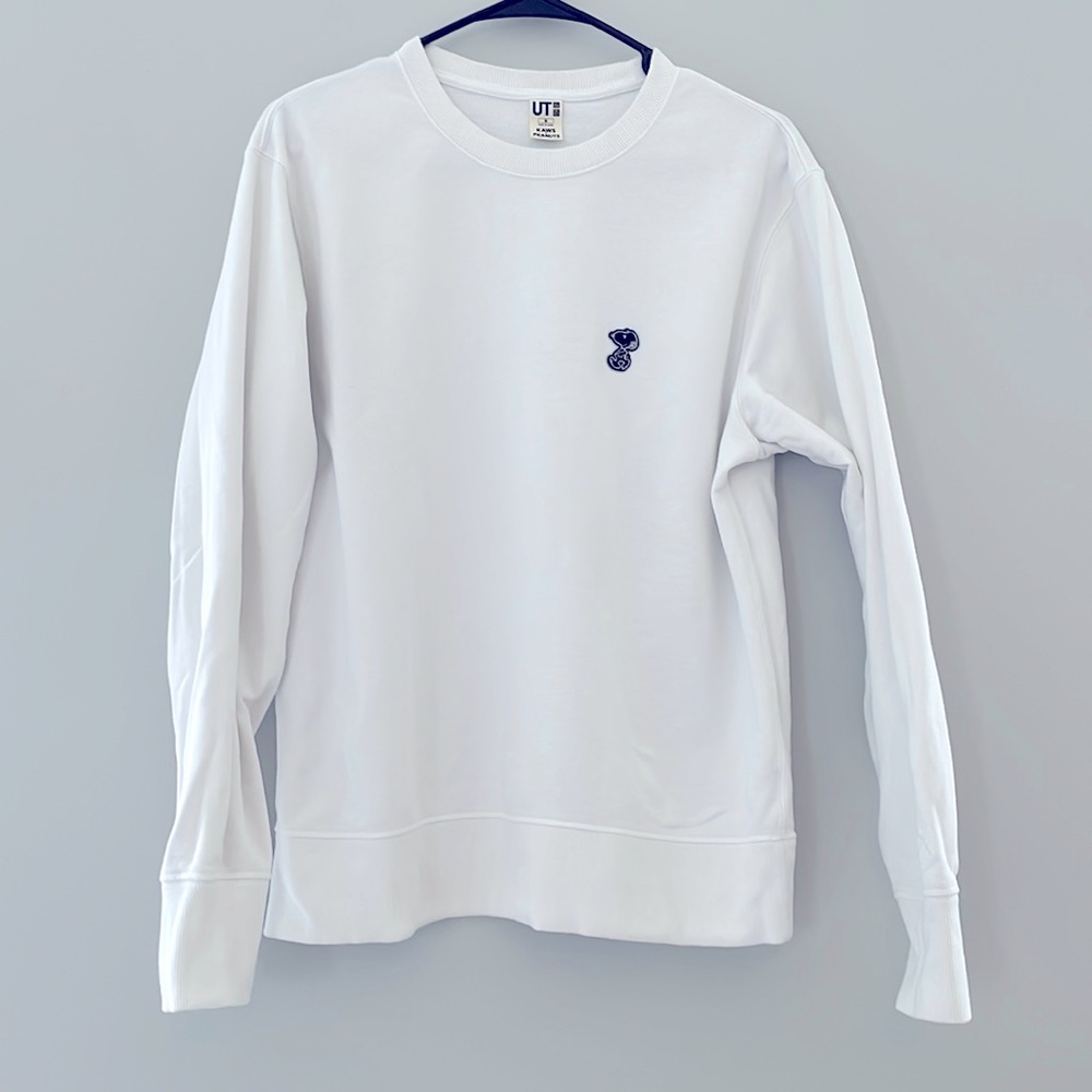 Like New Uniqlo x Kaws x Peanuts Snoopy Crewneck Sweater size M